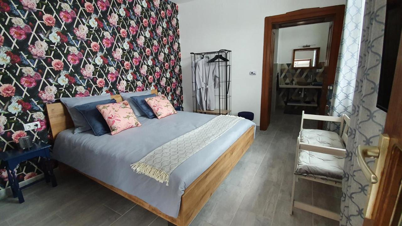 Tisza White House Bed & Breakfast Tiszaszolos Exterior photo